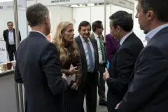 1_La-Consejera-Rocio-Albert-se-intereso-por-las-acciones-desarrolladas-por-CaixaBank-en-Madrid