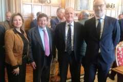 Directivos-de-CaixaBank-junto-a-Jaime-Ussia-presidente-de-IMEX-y-Eduardo-Arasti-Consejero-de-Industria-del-Gobierno-de-Cantabria