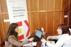 ICEX-atendio-las-consultas-de-los-empresarios-visitantes-en-IMEX-Cantabria-2025