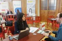 Sheila-De-Sousa-atendio-las-consultas-de-Polonia-en-IMEX-Cantabria-2025