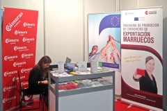 imex13j_stands_08