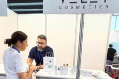 Velet-Cosmetics-en-el-stand-del-PCUMH