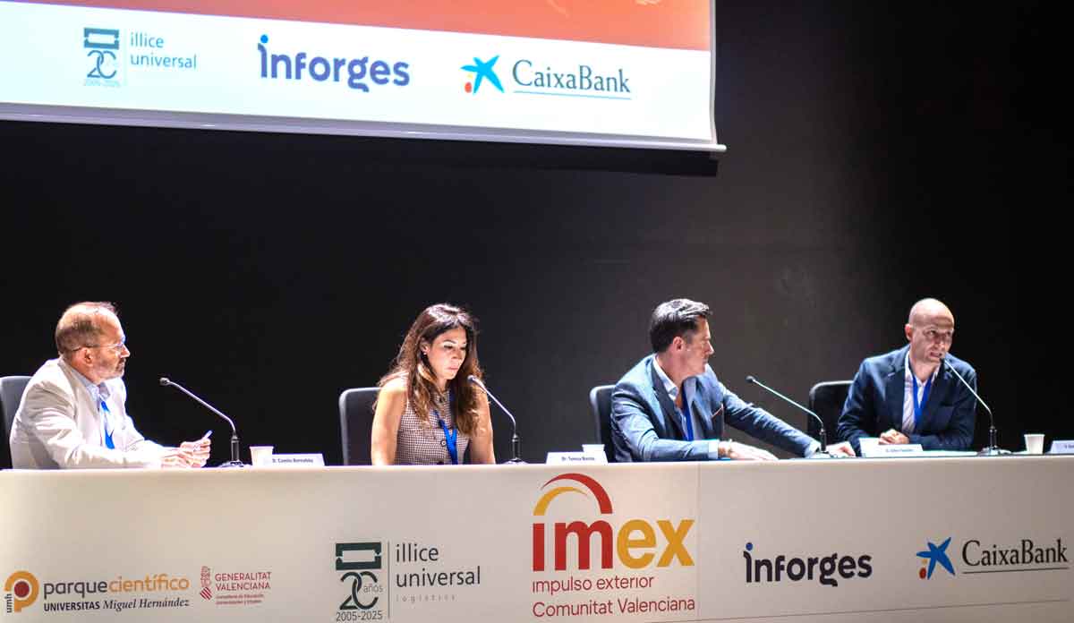 Camilo Bernabéu (PAOLA-REINA);-Teresa-Borrás-(Cool-Dreams);-Julien-Fournier-(Miniland)-y-David-Monllor-(CEIV)